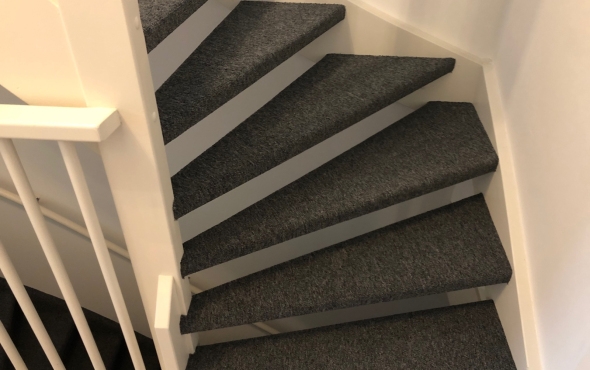 Trap bekleden met tapijt in Woerden