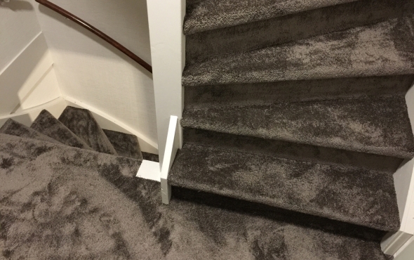 Trap bekleden met tapijt in Bleiswijk