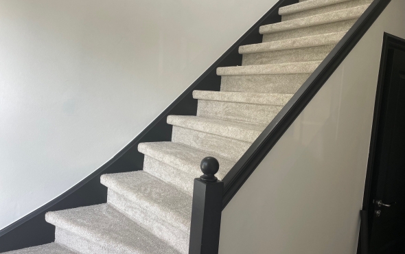 Trap bekleden met tapijt in Bodegraven