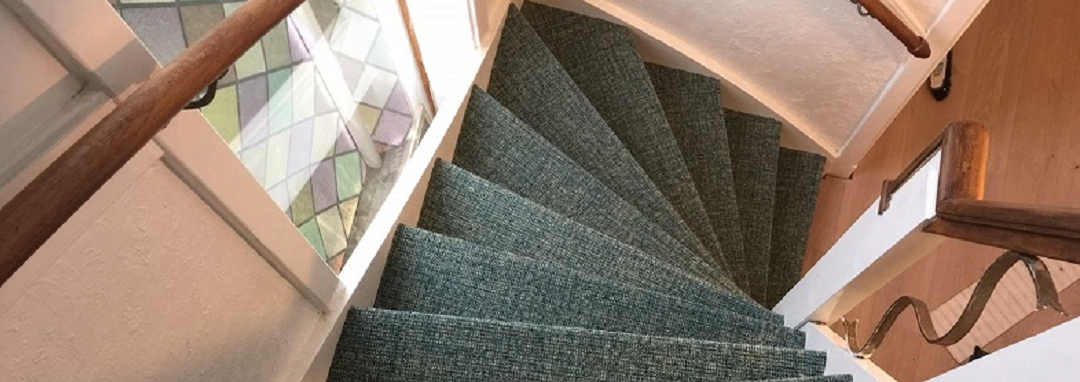 Tapijt op de trap leggen - ART Woninginrichting