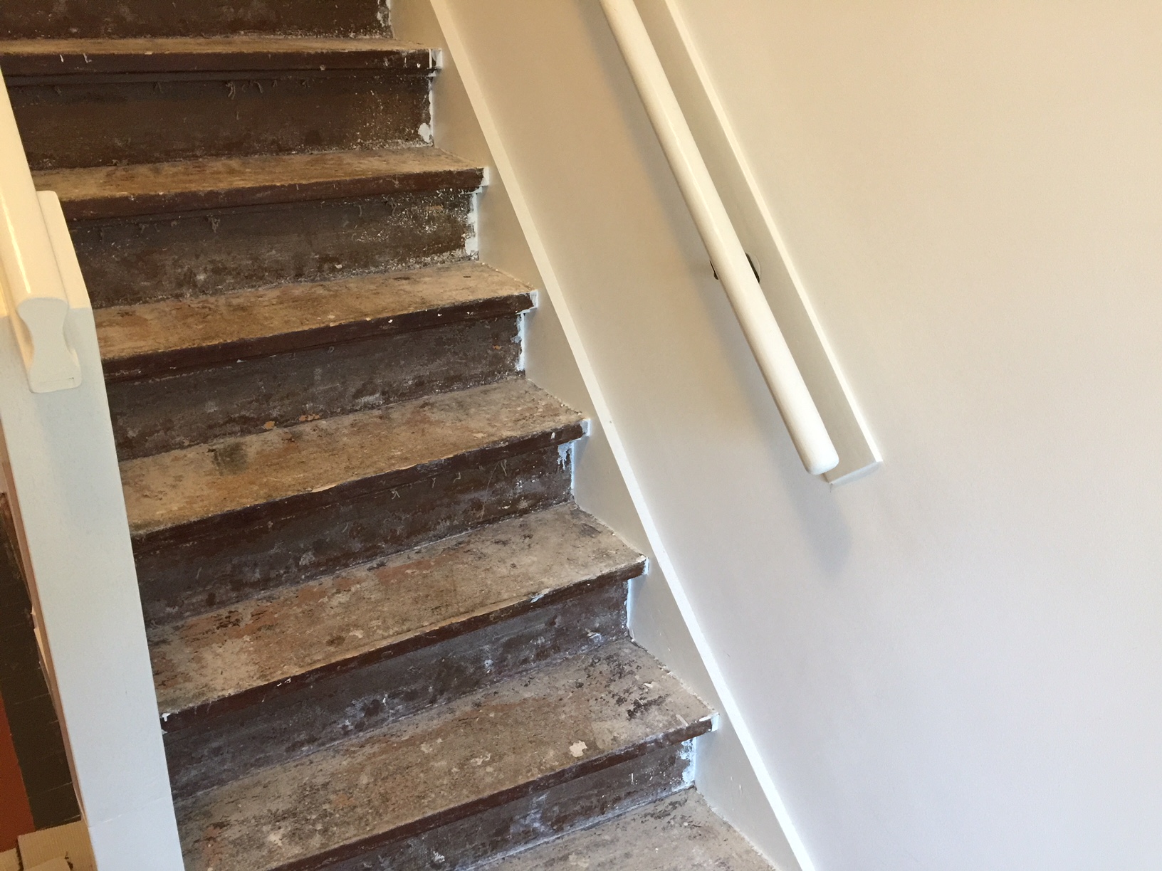 Tapijt van uw trap verwijderen - ART Woninginrichting