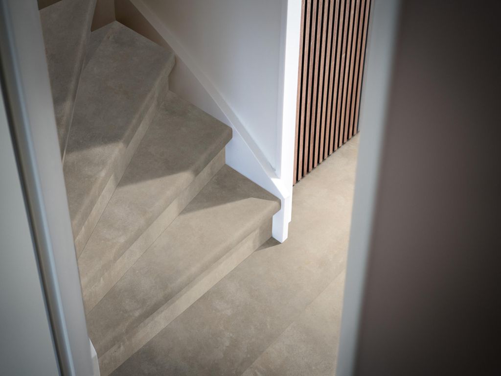 PVC traprenovatie overzettreden ceramo beige PVC traprenovatie overzettreden ceramo beige